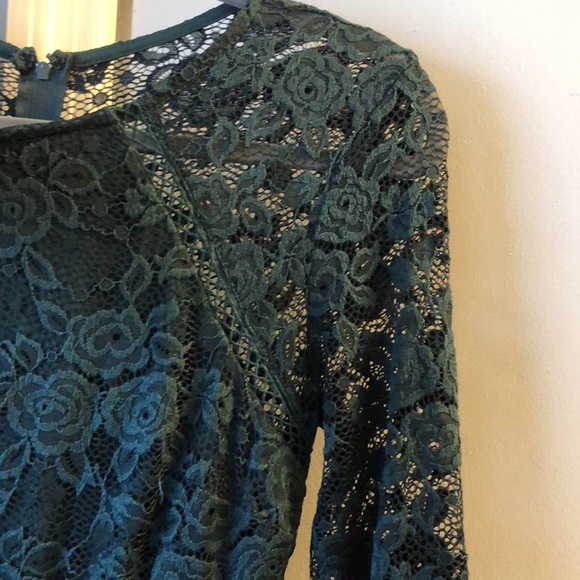 Floral lace green dress, worn once. Still in perfect condition! - Picture 2 of 4